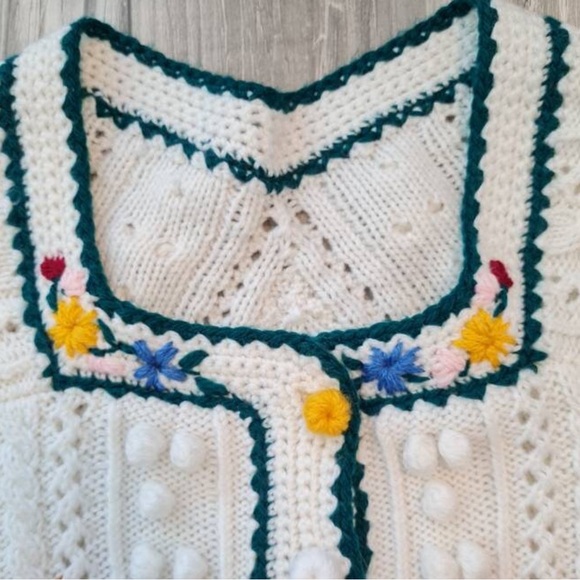 Doen-like Vintage 50’s Bavarian Cardigan with 3D Pompoms and Floral Embroidery L - Picture 4 of 7